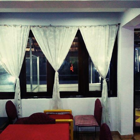 קנדולים A Date With Me Boutique Hotel Bar @ Restaurant מראה חיצוני תמונה