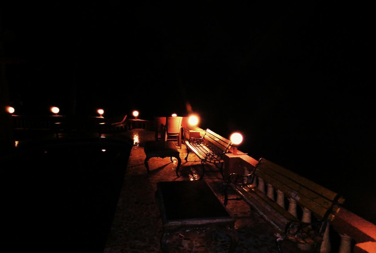 קנדולים A Date With Me Boutique Hotel Bar @ Restaurant מראה חיצוני תמונה